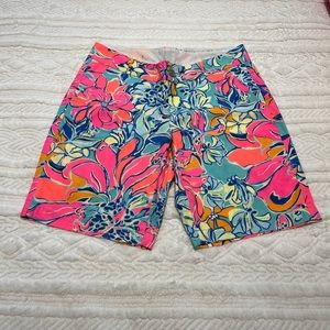 Lilly Pulitzer Chipper short size 8